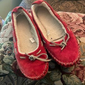 Slippers new without tags